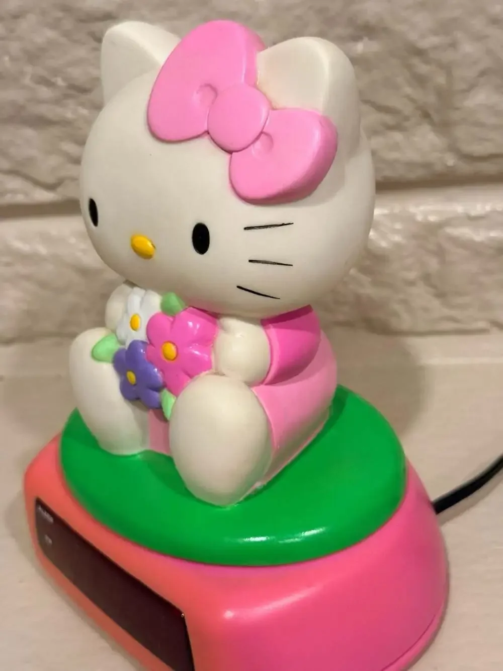 Y2K Sanrio Hello Kitty Digital Alarm Clock with Flowers
